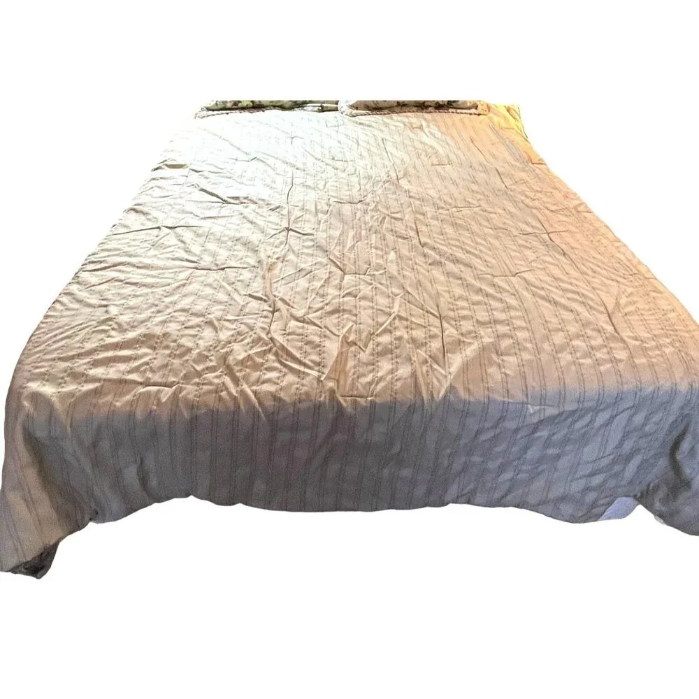JC Penny Home Reversible Floral/Striped Full Size Comforter C92